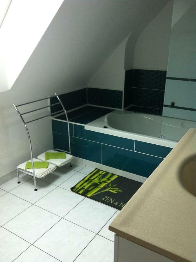 Homestay 2 Doubles, 1chambre 4 Lits Simples, Salle De Bains Avec Balneo Therapie Plaine-Haute